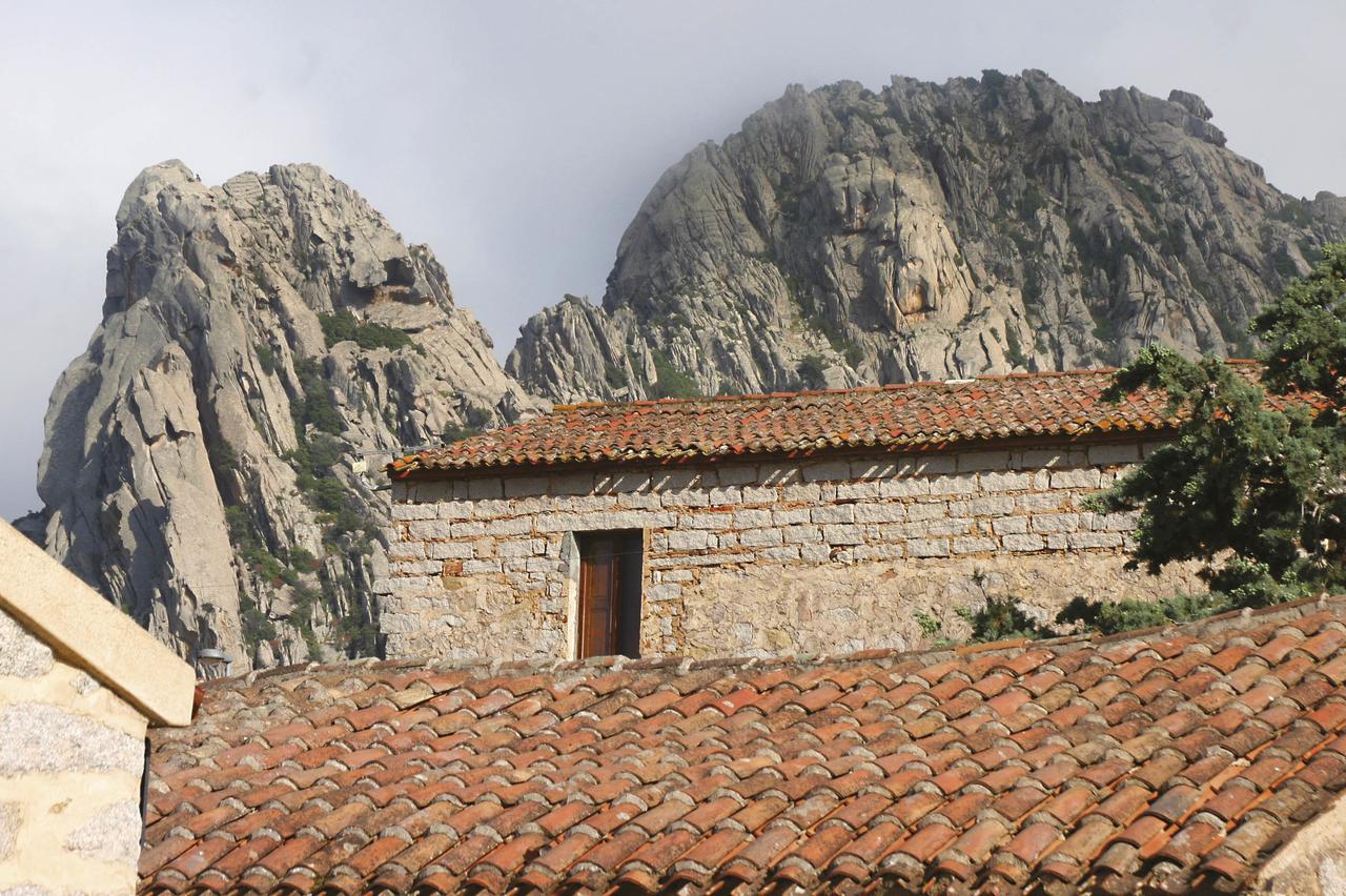 Boutique Hotel Sant'Andrea & Relais San Pantaleo Buitenkant foto