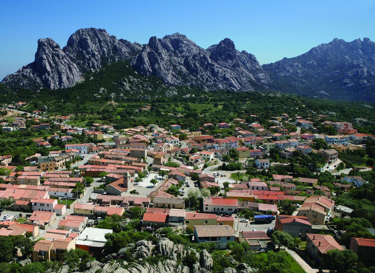 Boutique Hotel Sant'Andrea & Relais San Pantaleo Buitenkant foto