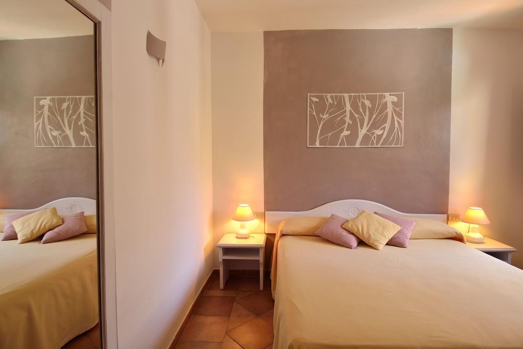 Boutique Hotel Sant'Andrea & Relais San Pantaleo Kamer foto