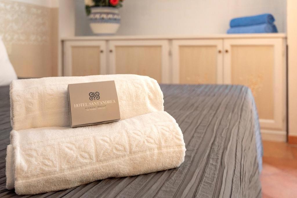 Boutique Hotel Sant'Andrea & Relais San Pantaleo Buitenkant foto