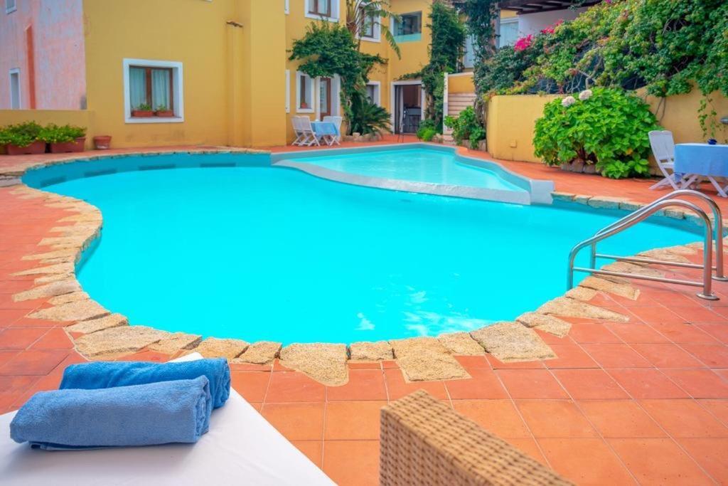 Boutique Hotel Sant'Andrea & Relais San Pantaleo Buitenkant foto